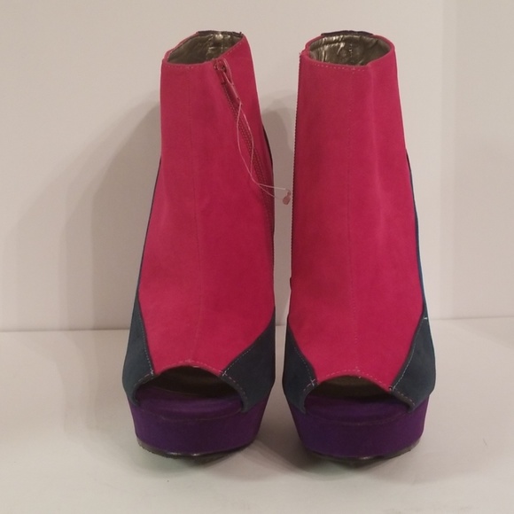 Heels - Picture 2 of 4